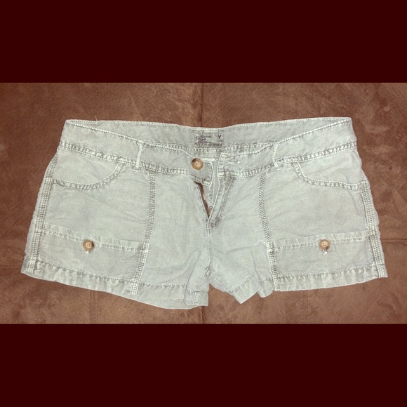 American Eagle Outfitters Pants - American Eagle Women’s short size 11